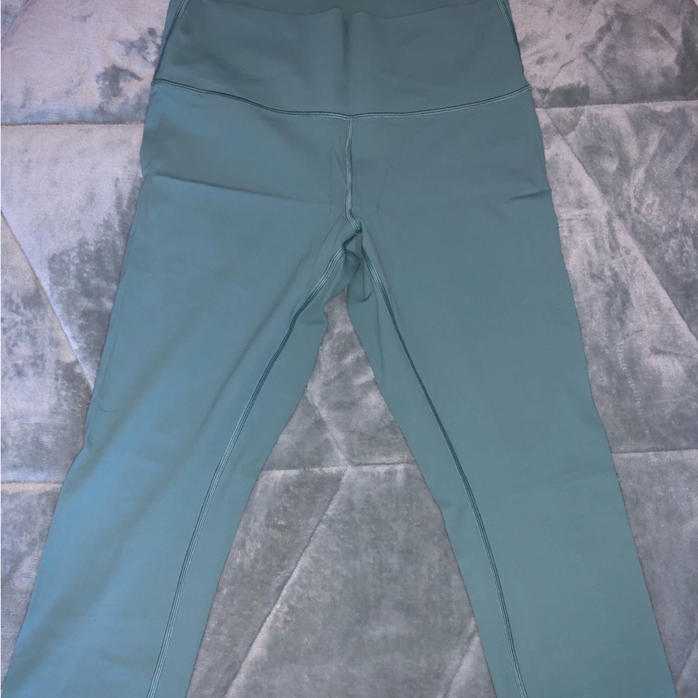 Lululemon capri length wonder under leggings
